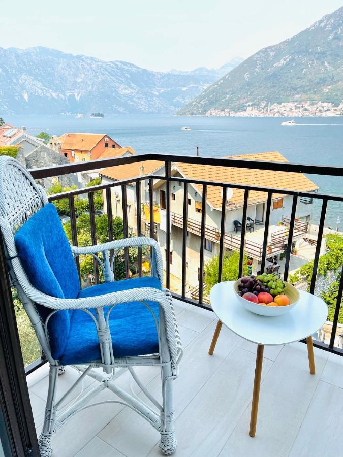 Chic Sea Front Apartment With Breathtaking Kotor Bay View Donji Stoliv Exterior photo