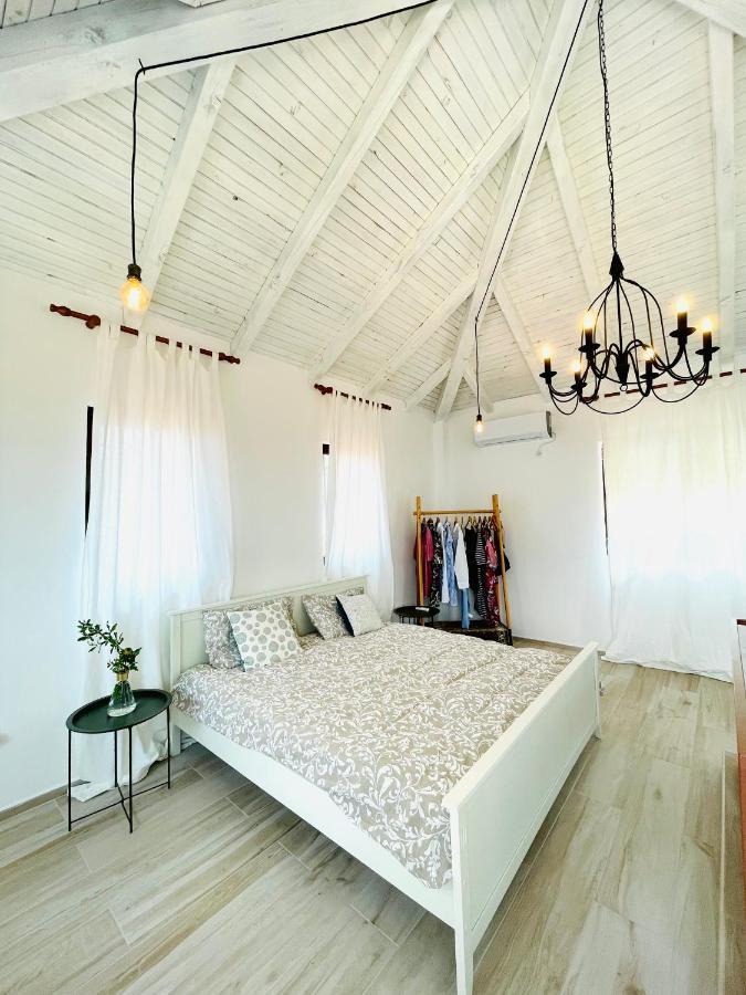 Chic Sea Front Apartment With Breathtaking Kotor Bay View Donji Stoliv Exterior photo