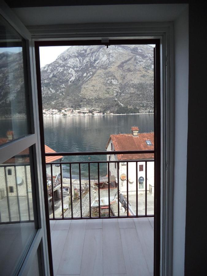 Chic Sea Front Apartment With Breathtaking Kotor Bay View Donji Stoliv Exterior photo
